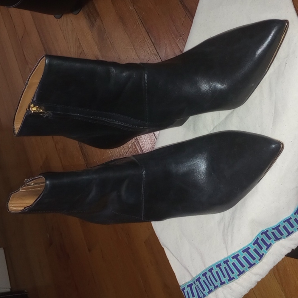 Tory Burch boots gold tip